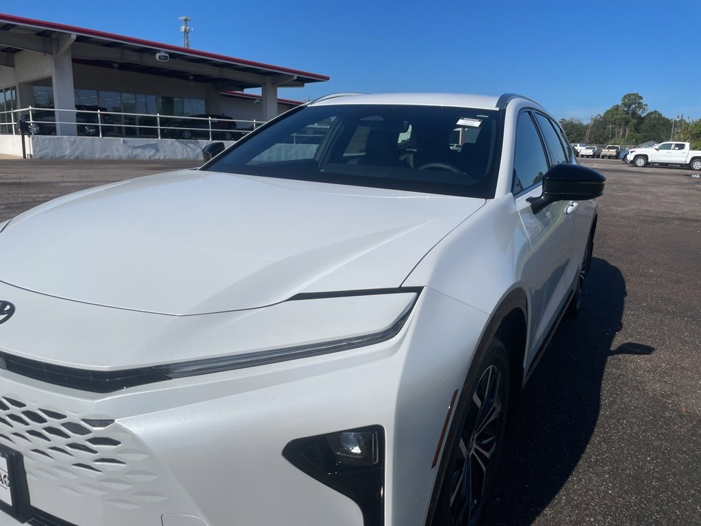 New 2025 Toyota Crown Signia image 10