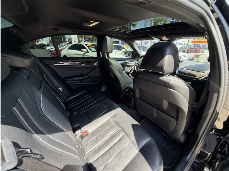 Used 2018 BMW 540i w/ Premium Package RWD image 26