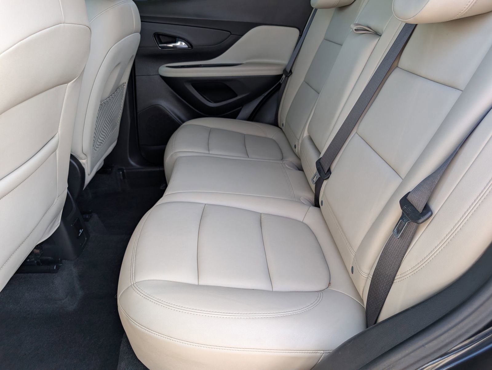 Used 2018 Buick Encore Essence image 16