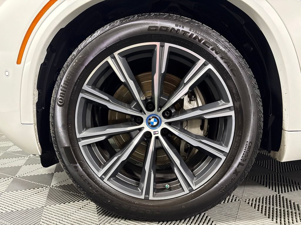 Used 2025 BMW X5 xDrive50e w/ M Sport Package AWD/4WD image 8