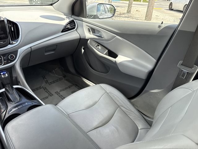 Used 2017 Chevrolet Volt LT w/ Comfort Package image 22