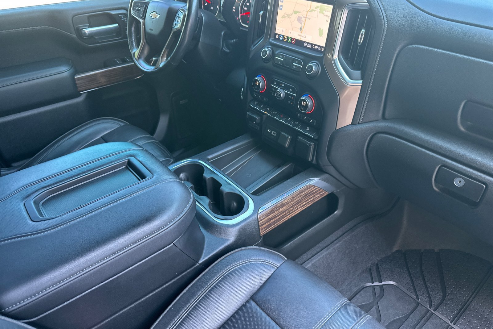 Used 2020 Chevrolet Silverado 2500 High Country w/ Technology Package AWD/4WD image 15