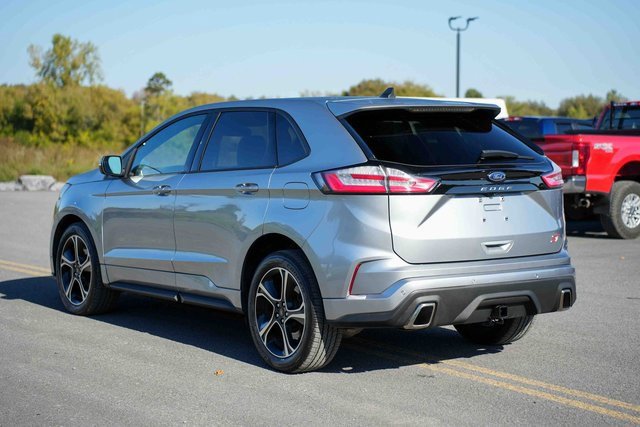 Used 2022 Ford Edge ST image 7