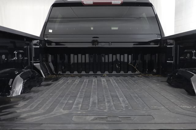 Used 2022 Chevrolet Silverado 2500 Custom w/ Custom Value Package AWD/4WD image 18