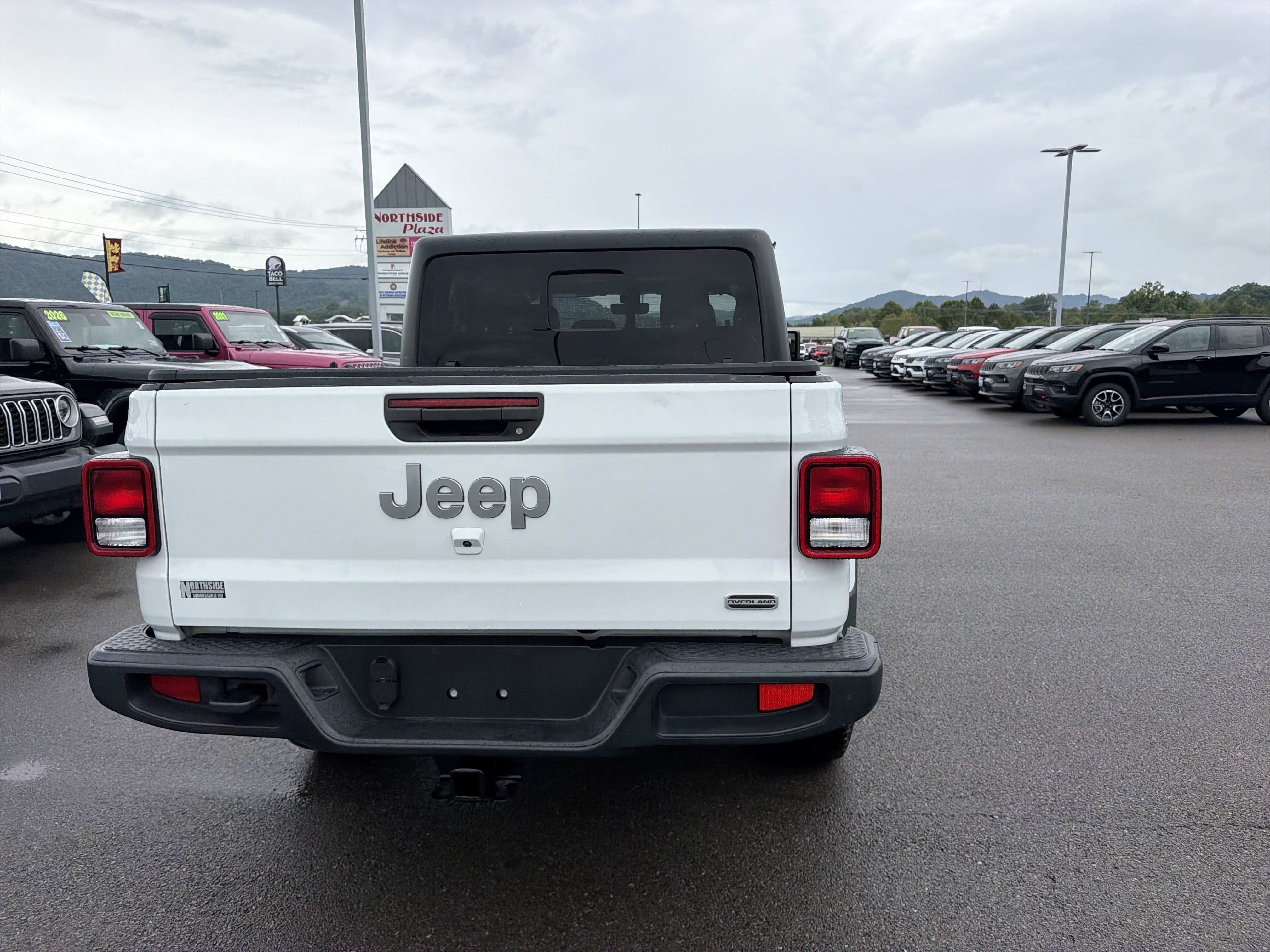 Used 2021 Jeep Gladiator Overland w/ Popular Equipment Package AWD/4WD image 7