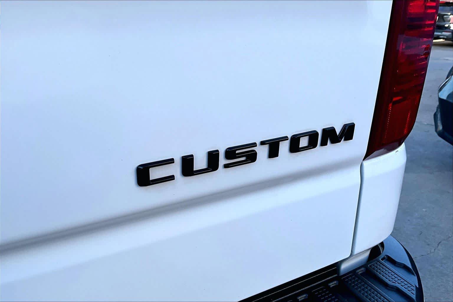 Used 2024 Chevrolet Silverado 1500 Custom w/ LPO, Dark Essentials Package AWD/4WD image 10