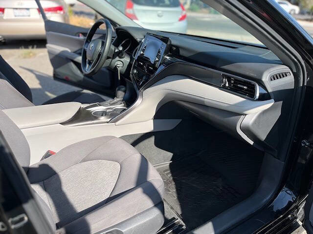 Used 2022 Toyota Camry LE image 11
