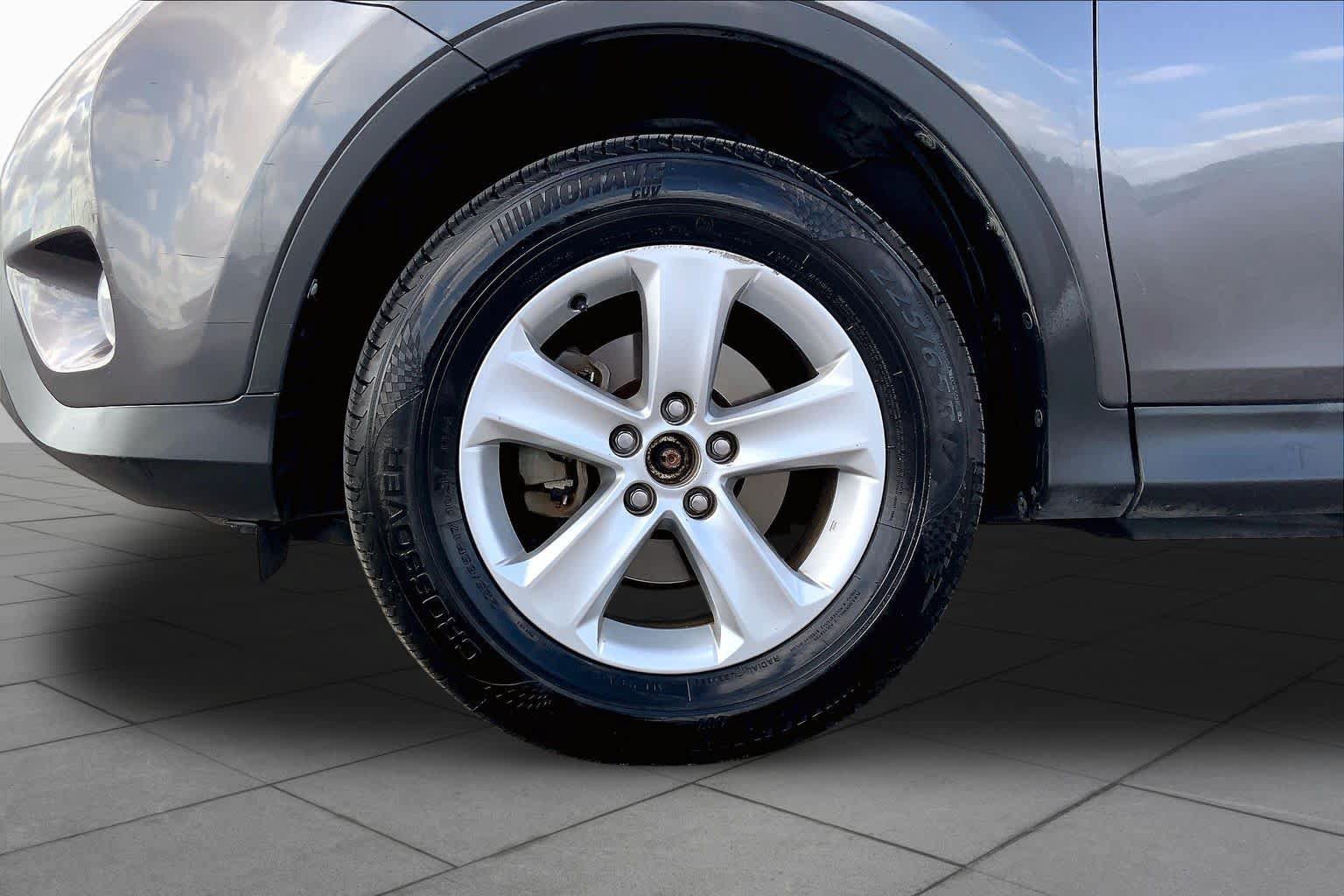Used 2013 Toyota RAV4 XLE FWD image 11