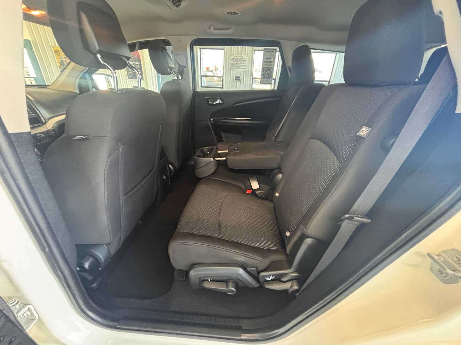 Used 2019 Dodge Journey SE w/ Connectivity Group FWD image 10