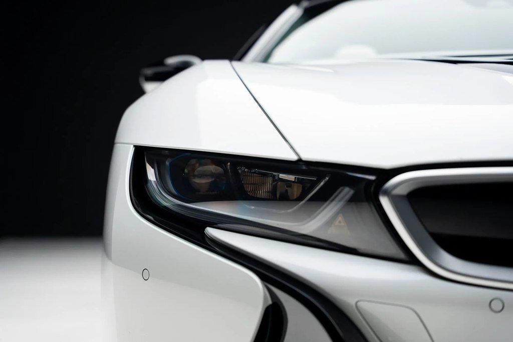 Used 2019 BMW i8 Roadster AWD/4WD image 7