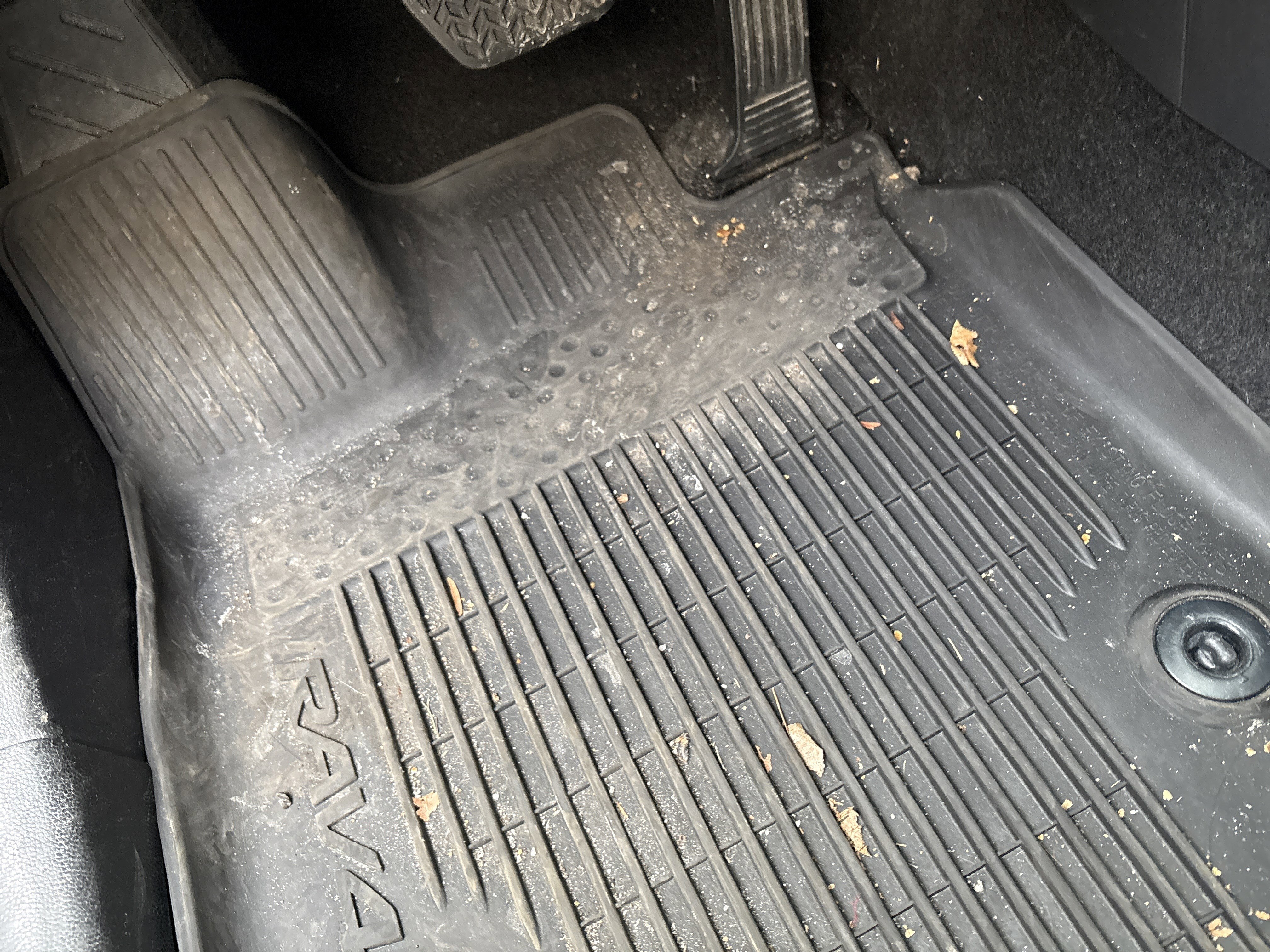 Used 2022 Toyota RAV4 Limited image 17