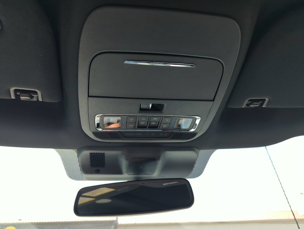 Used 2023 Ford F150 Lightning Platinum AWD/4WD image 25