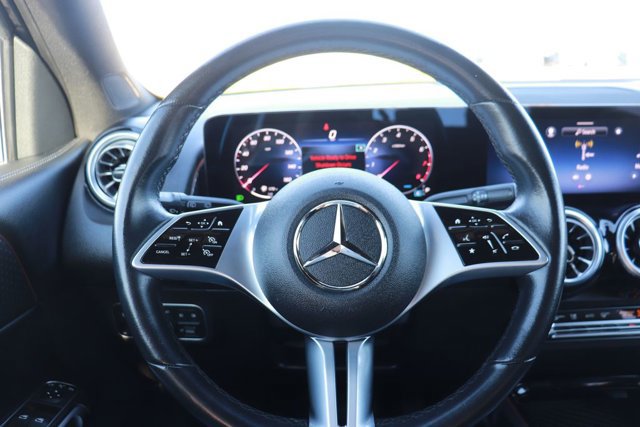 Used 2024 Mercedes-Benz GLB 250 image 16