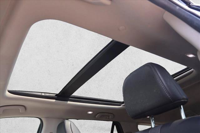 Used 2025 Honda Pilot Touring image 16