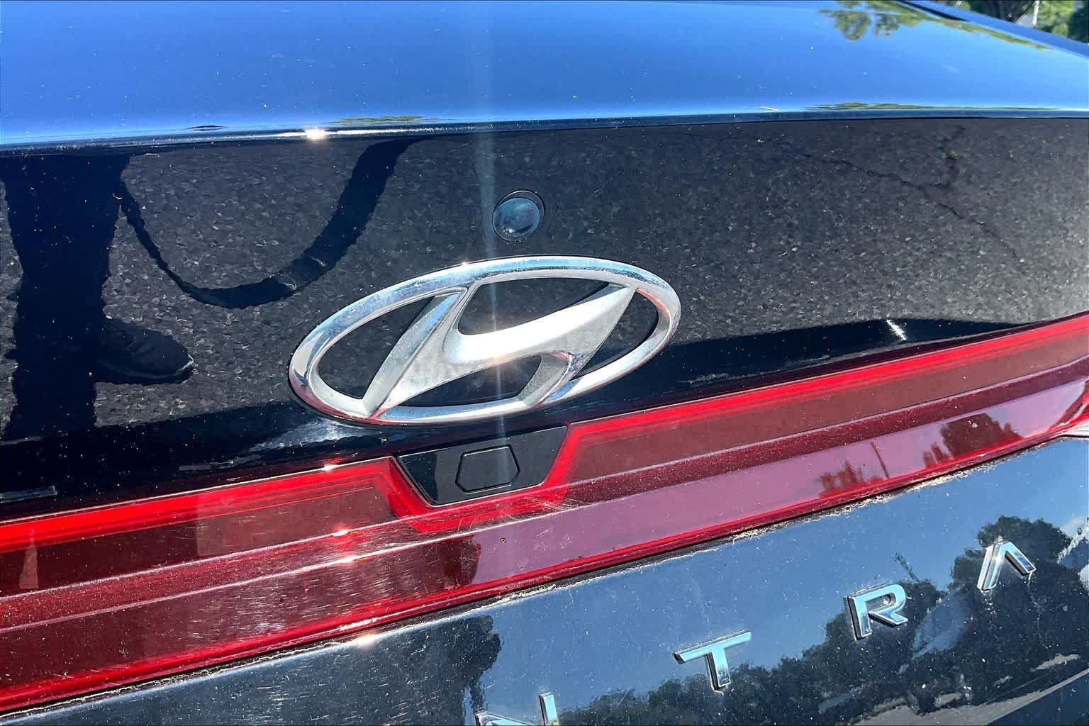Used 2023 Hyundai Elantra SEL w/ Cargo Package FWD image 30