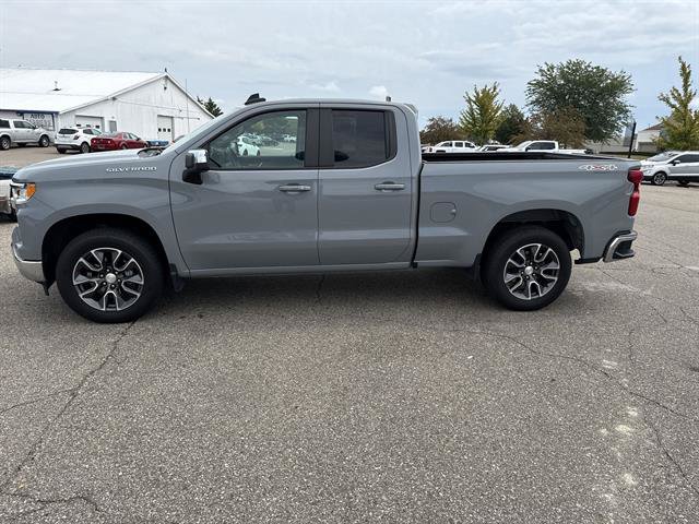 Used 2024 Chevrolet Silverado 1500 LT AWD/4WD image 24