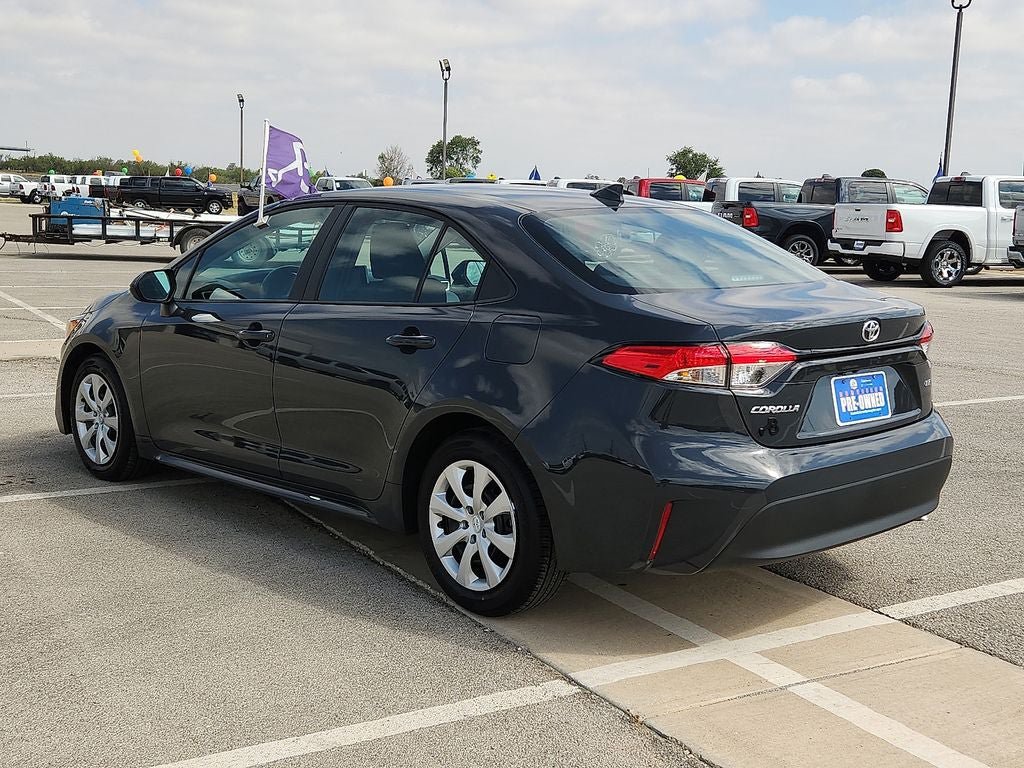 Used 2026 Toyota Corolla LE FWD image 3