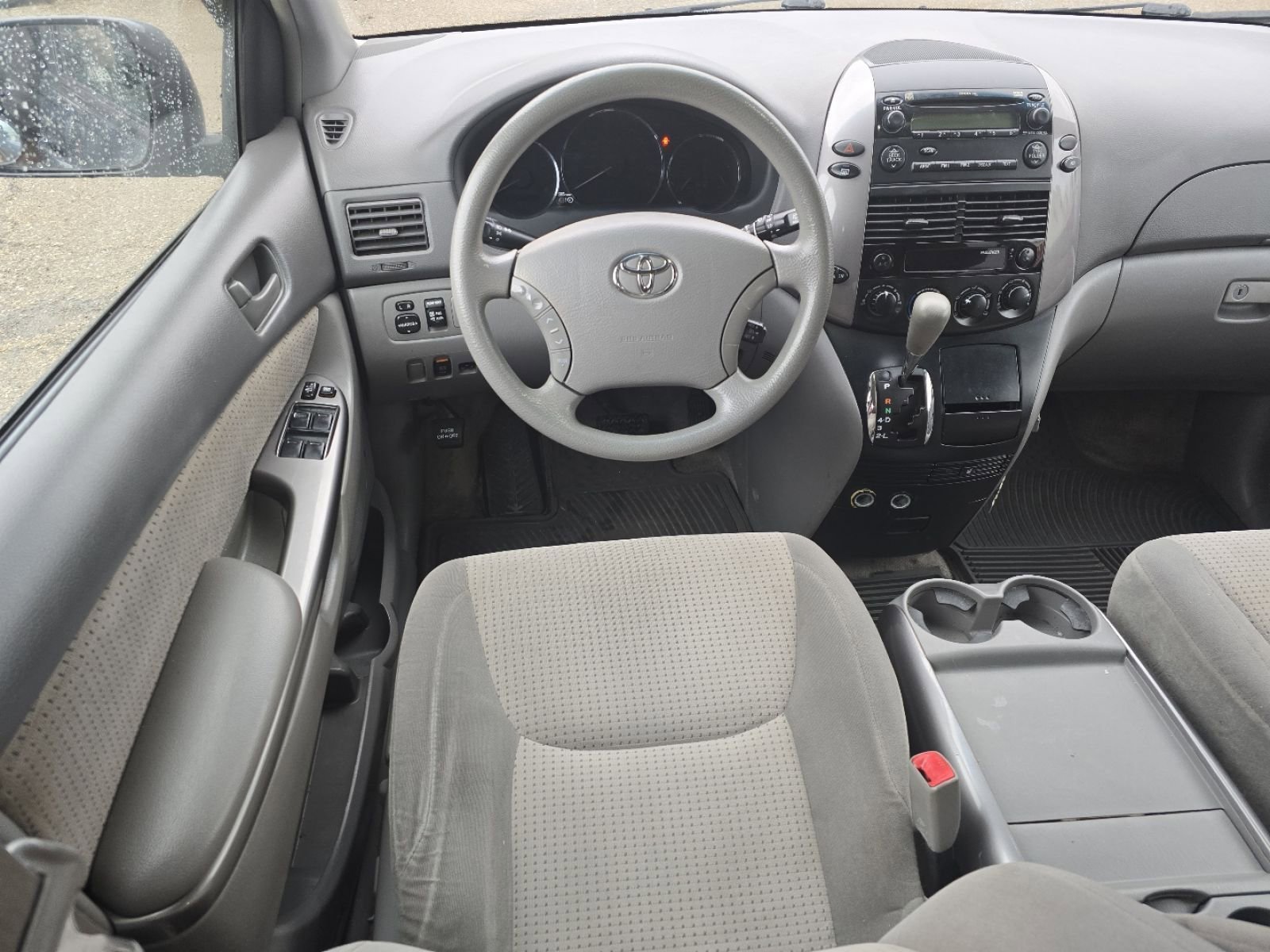 Used 2010 Toyota Sienna LE FWD image 15