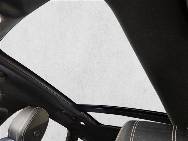 Used 2021 Land Rover Range Rover Velar R-Dynamic S image 18