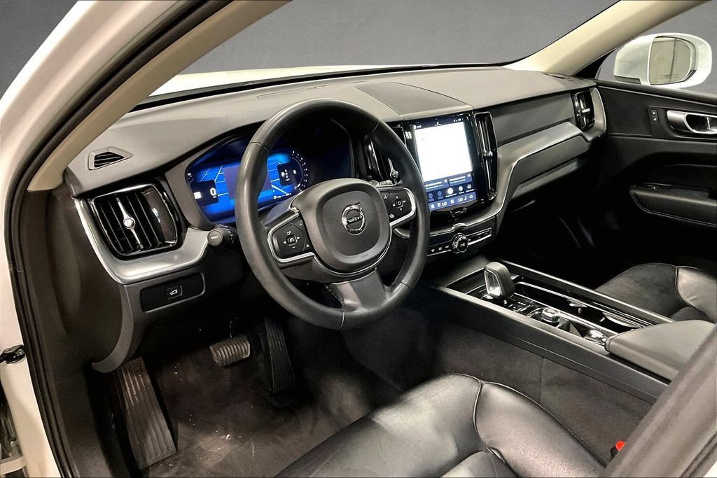 Certified 2023 Volvo XC60 B5 Core w/ Climate Package AWD/4WD image 17