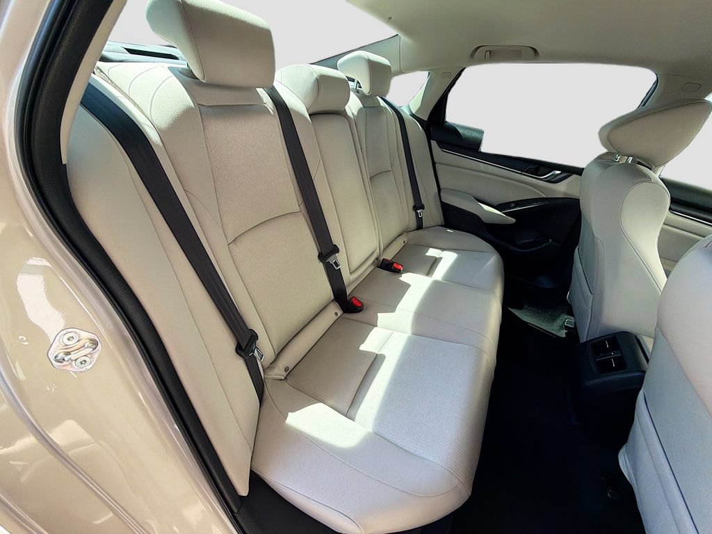 Used 2018 Honda Accord EX image 27