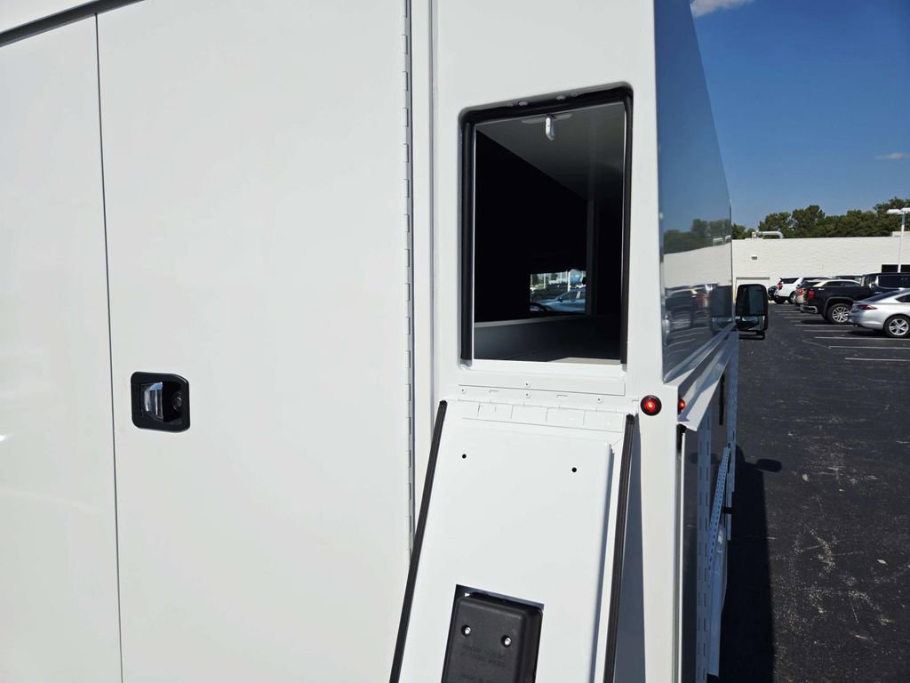 New 2025 GMC Savana 3500 w/ Power Convenience Package image 17