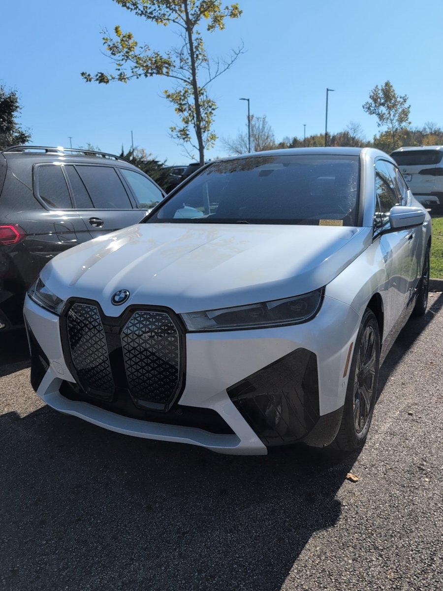 Used 2024 BMW iX xDrive50 w/ Sport Package AWD/4WD image 1