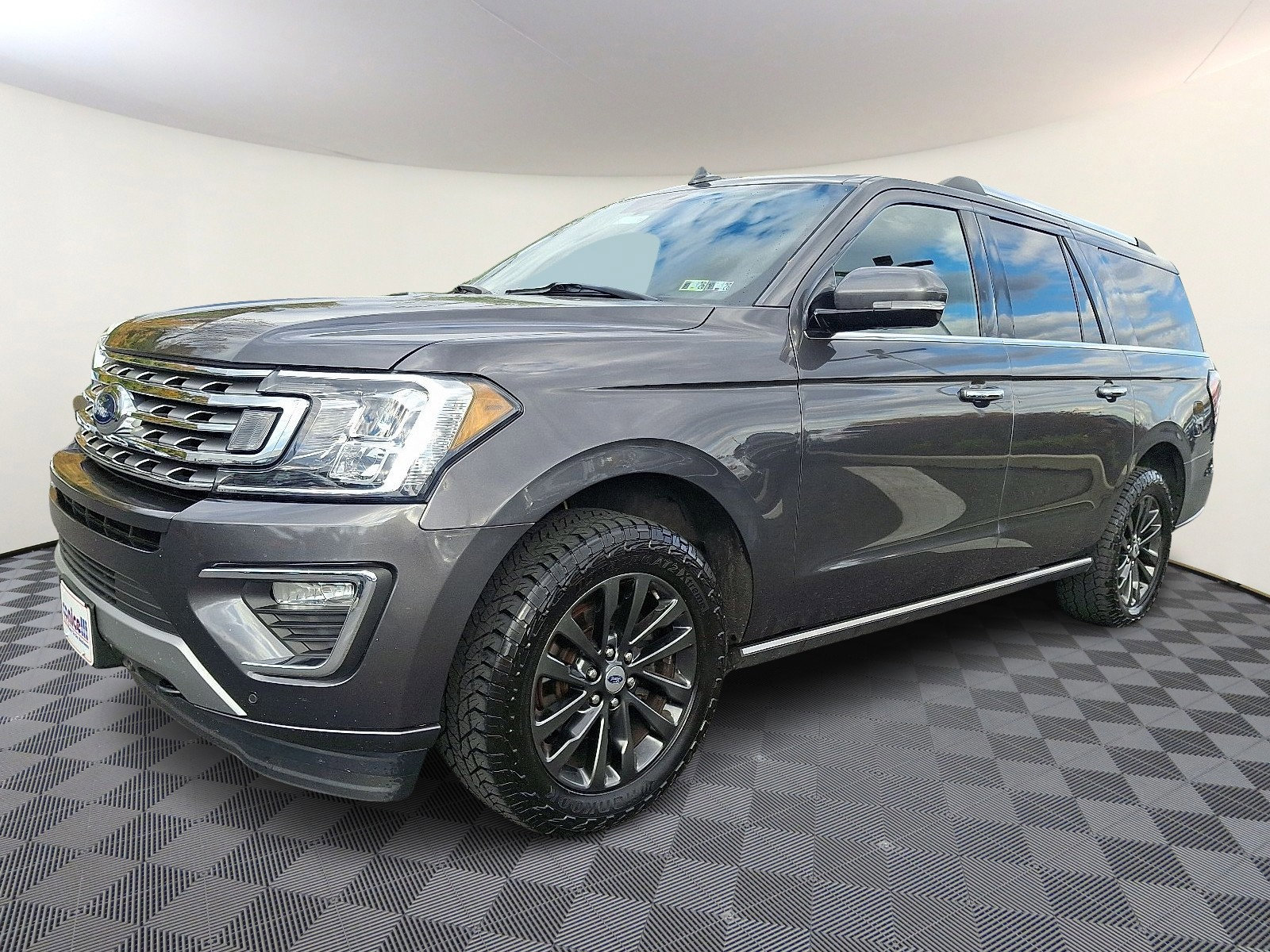 Used 2019 Ford Expedition Max Limited image 3