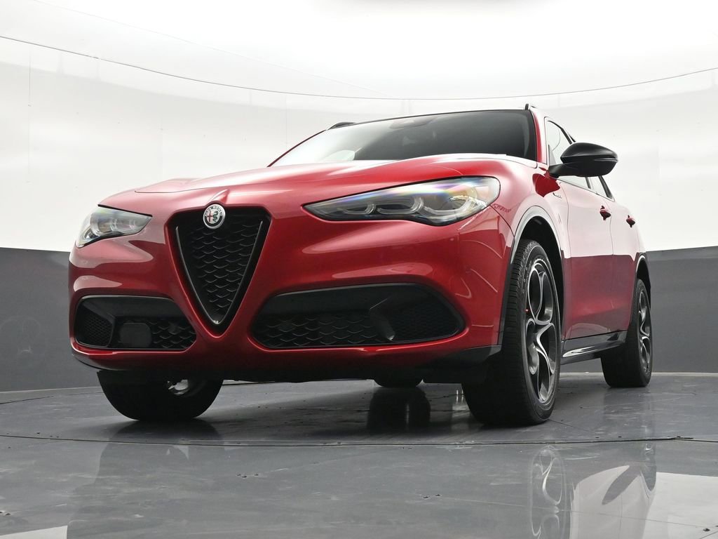 Used 2024 Alfa Romeo Stelvio Veloce AWD/4WD image 33