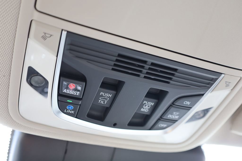 New 2025 Acura RDX SH-AWD w/Tech image 25