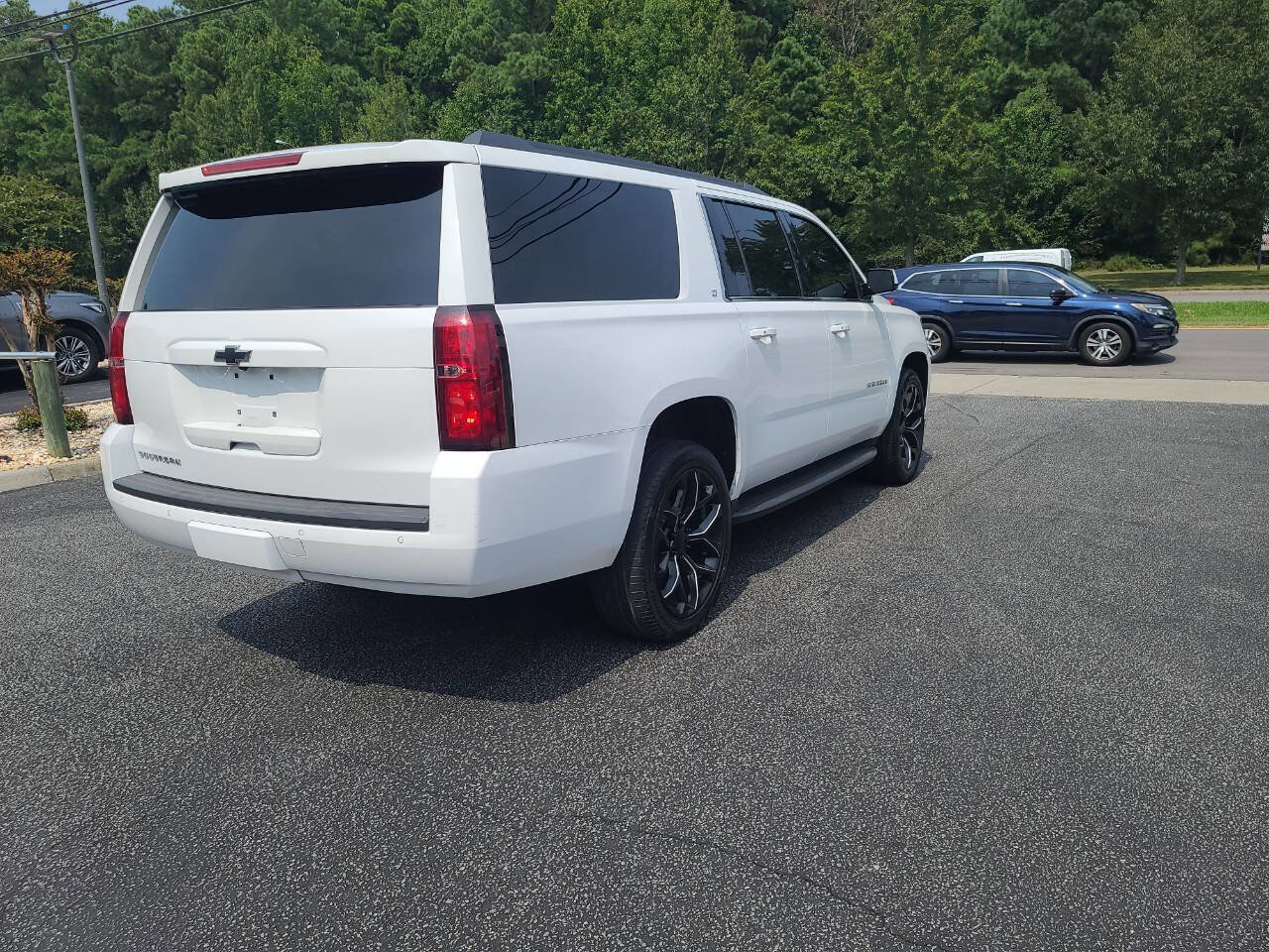Used 2019 Chevrolet Suburban LT AWD/4WD image 7