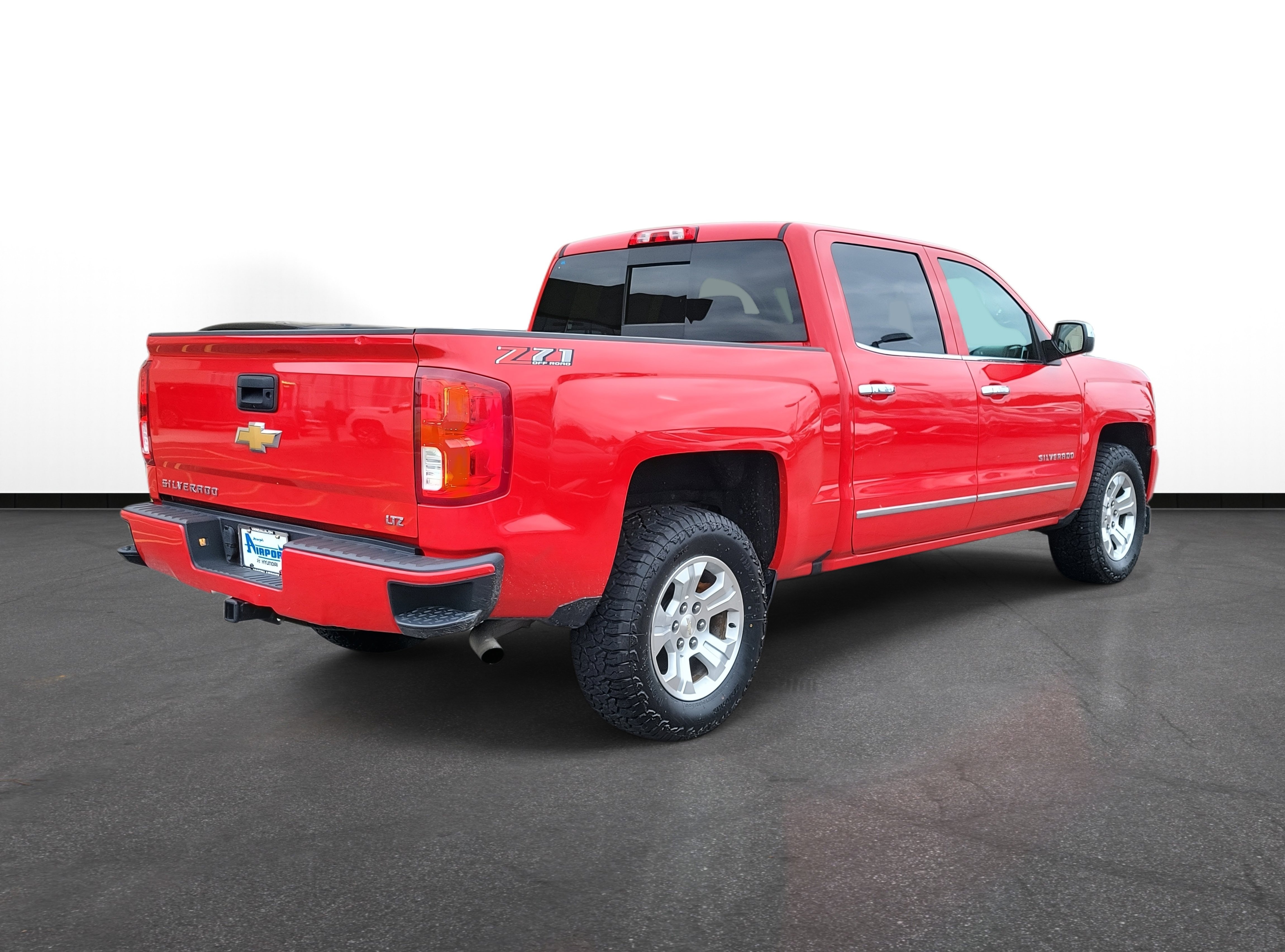Used 2018 Chevrolet Silverado 1500 LTZ Z71 image 4