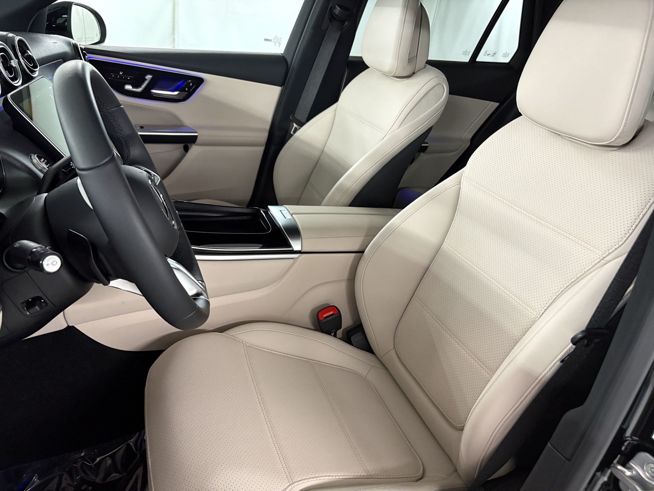 Certified 2026 Mercedes-Benz GLC 300 image 5