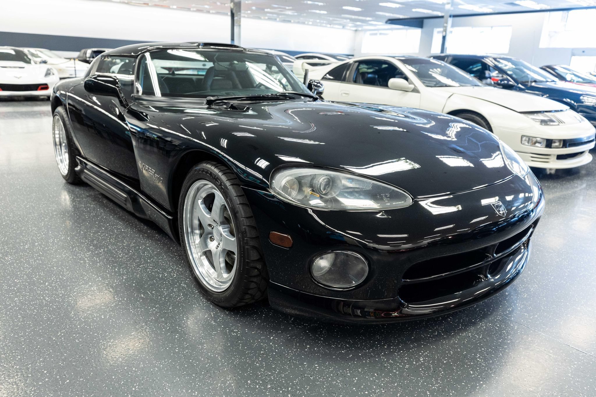 Used 1994 Dodge Viper RT/10 RWD image 3