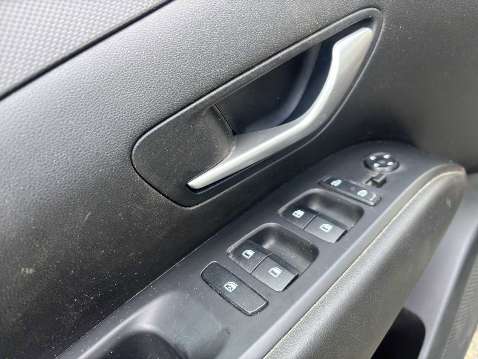 Used 2023 Hyundai Santa Cruz SE image 9