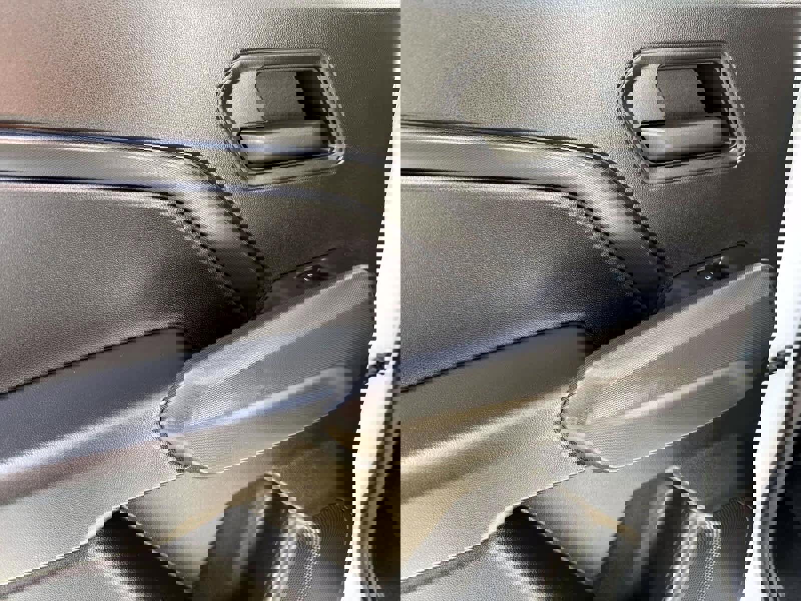 Used 2023 Chevrolet Colorado Trail Boss w/ LPO, Dark Essentials Package image 17