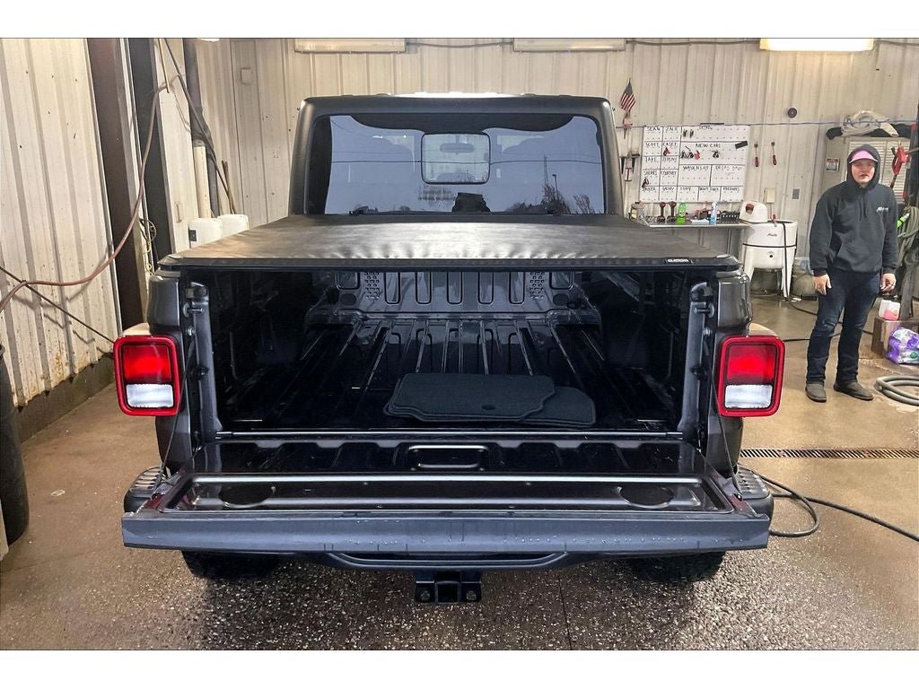 Used 2021 Jeep Gladiator Rubicon w/ Cold Weather Group AWD/4WD image 11