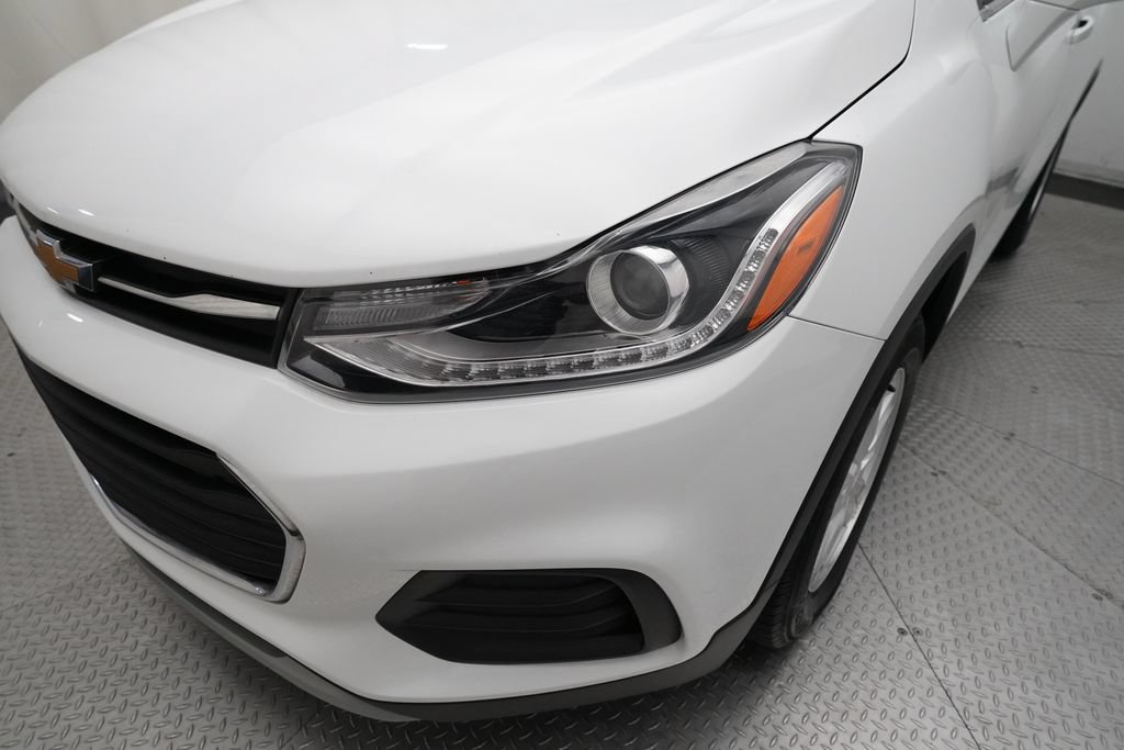 Used 2018 Chevrolet Trax LT w/ LT Convenience Package FWD image 22