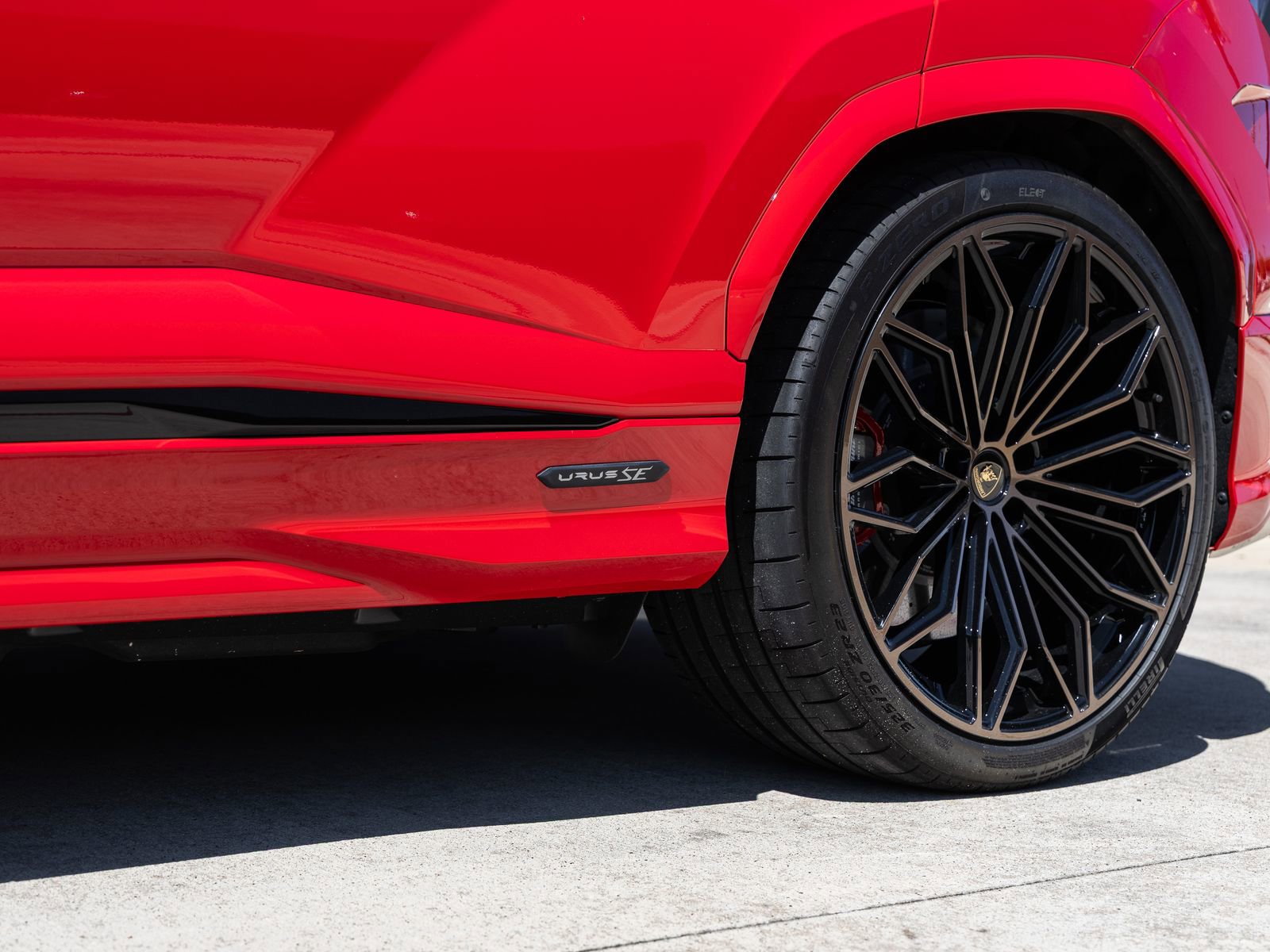 Used 2026 Lamborghini Urus SE image 14