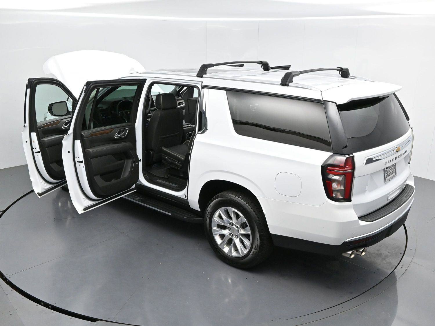 Used 2024 Chevrolet Suburban Premier w/ Premium Package AWD/4WD image 41
