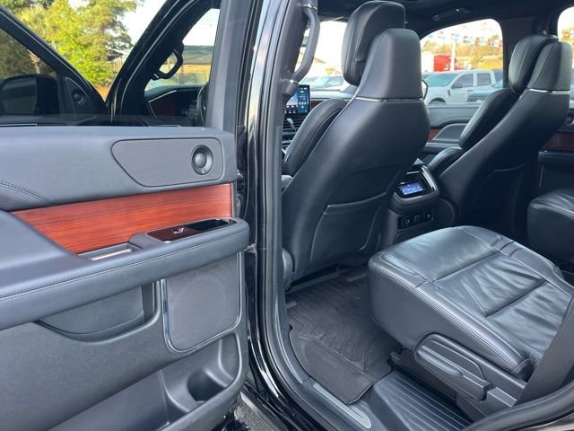 Used 2022 Lincoln Navigator Reserve AWD/4WD image 10