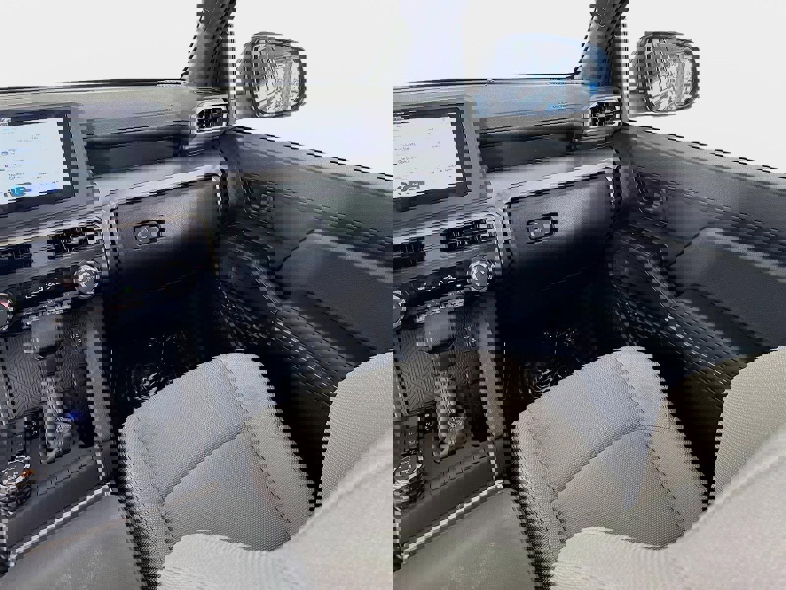 Used 2025 Toyota 4Runner SR5 image 23