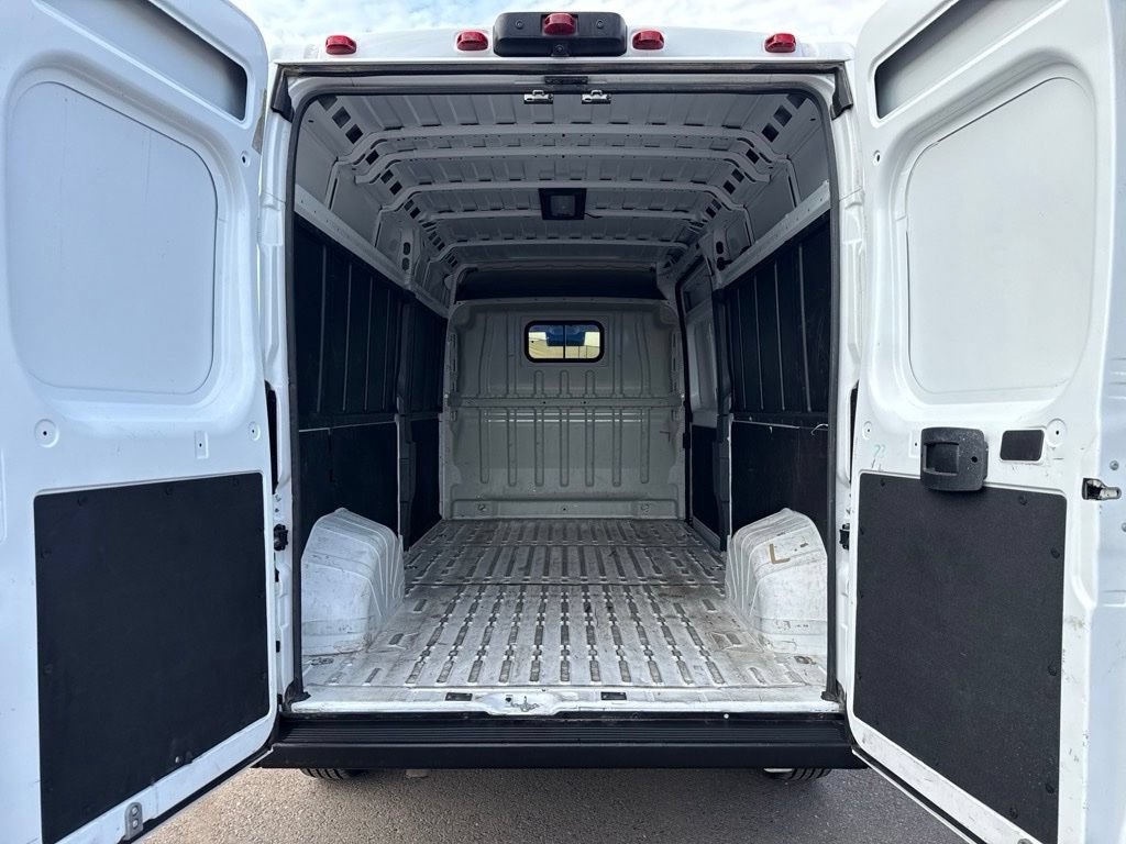 Used 2024 RAM ProMaster 2500 w/ Convenience Group FWD image 14