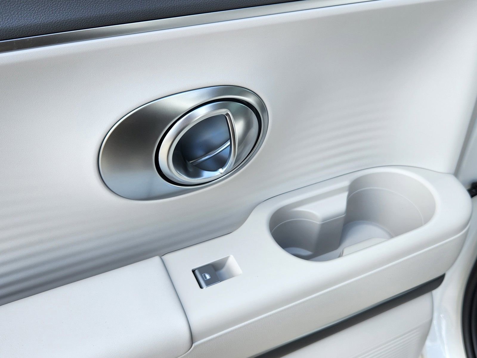 New 2026 Hyundai Ioniq 9 S image 13