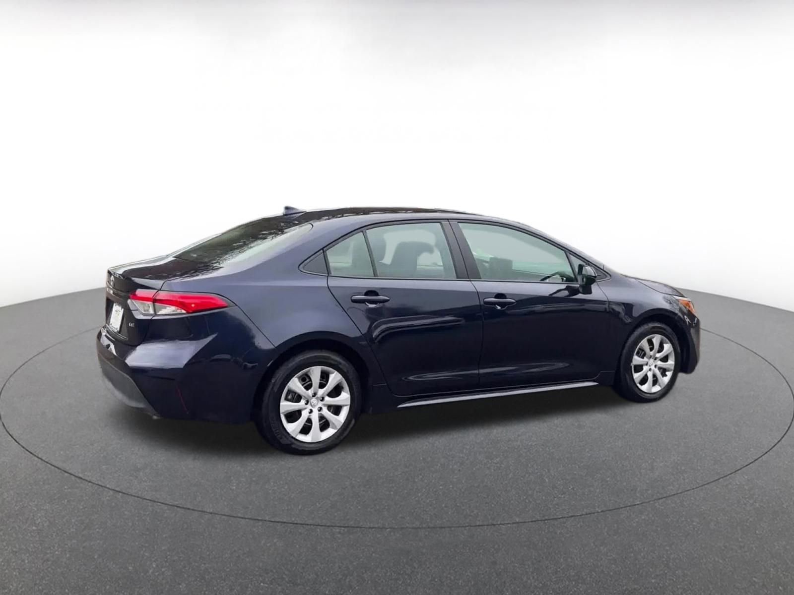 Used 2025 Toyota Corolla LE image 15