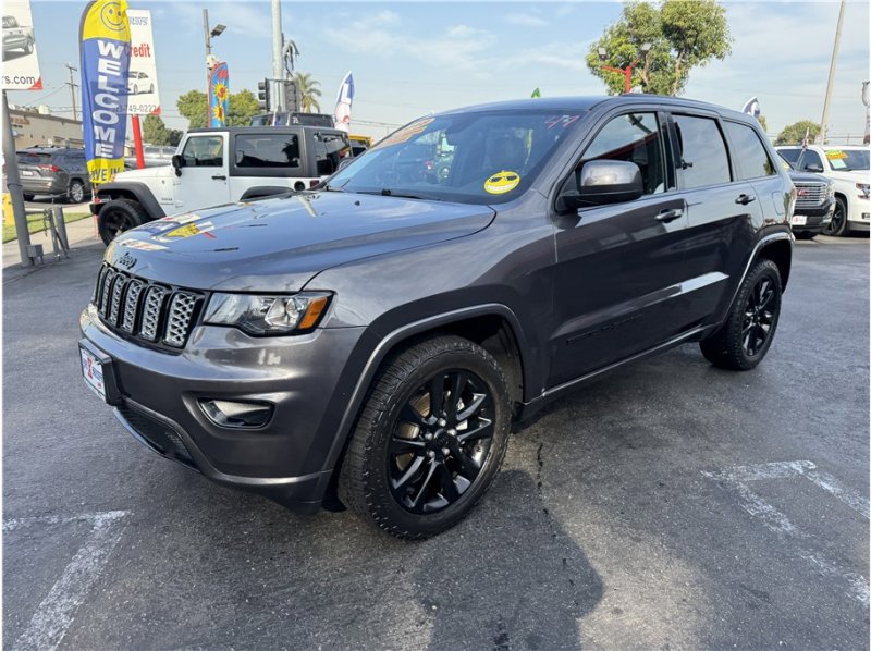 Used 2018 Jeep Grand Cherokee Altitude image 10