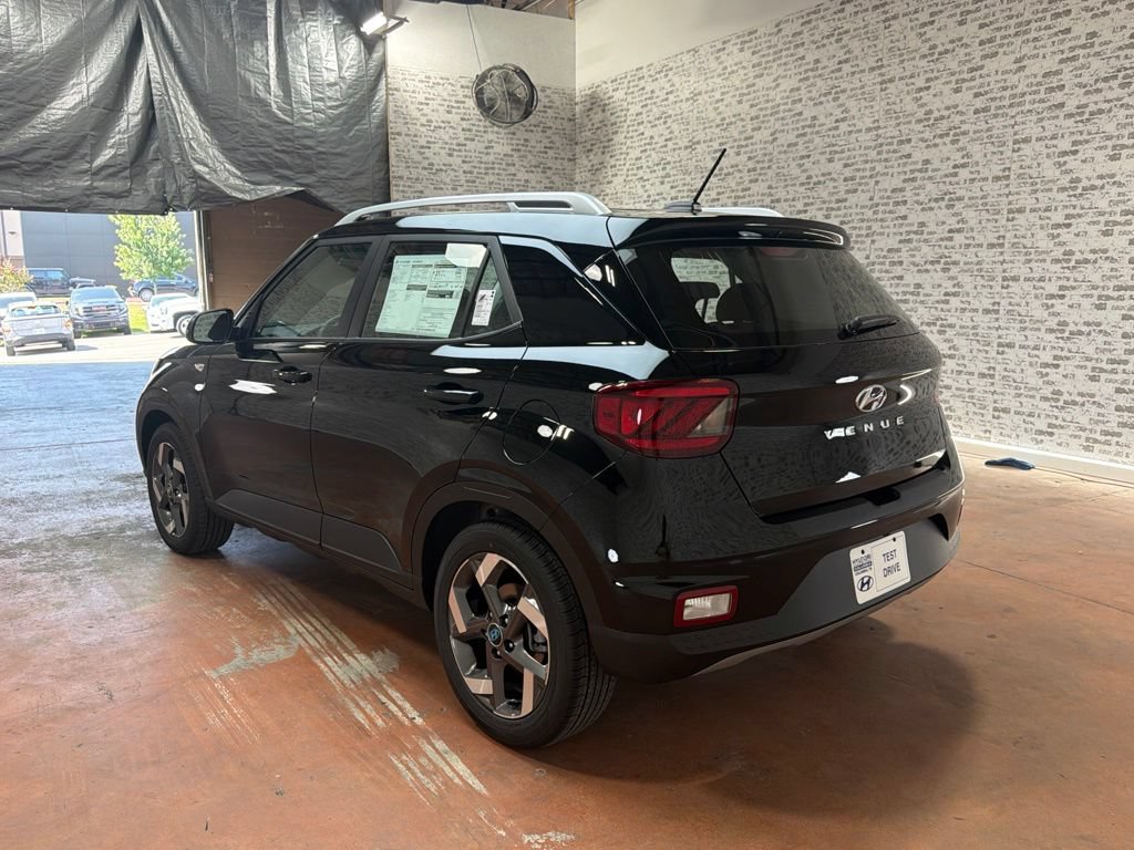 New 2026 Hyundai Venue SEL FWD image 5