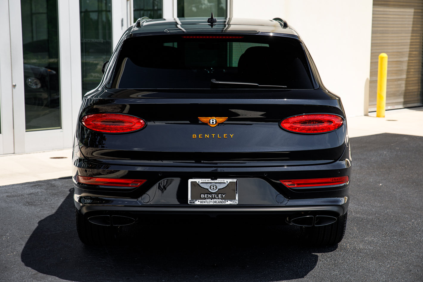 Certified 2023 Bentley Bentayga Extended Wheelbase AWD/4WD image 17