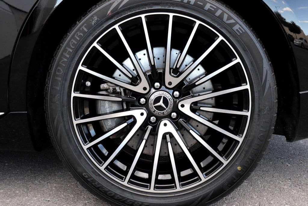 Used 2022 Mercedes-Benz S 580 4MATIC Sedan w/ Warmth & Comfort Package image 92
