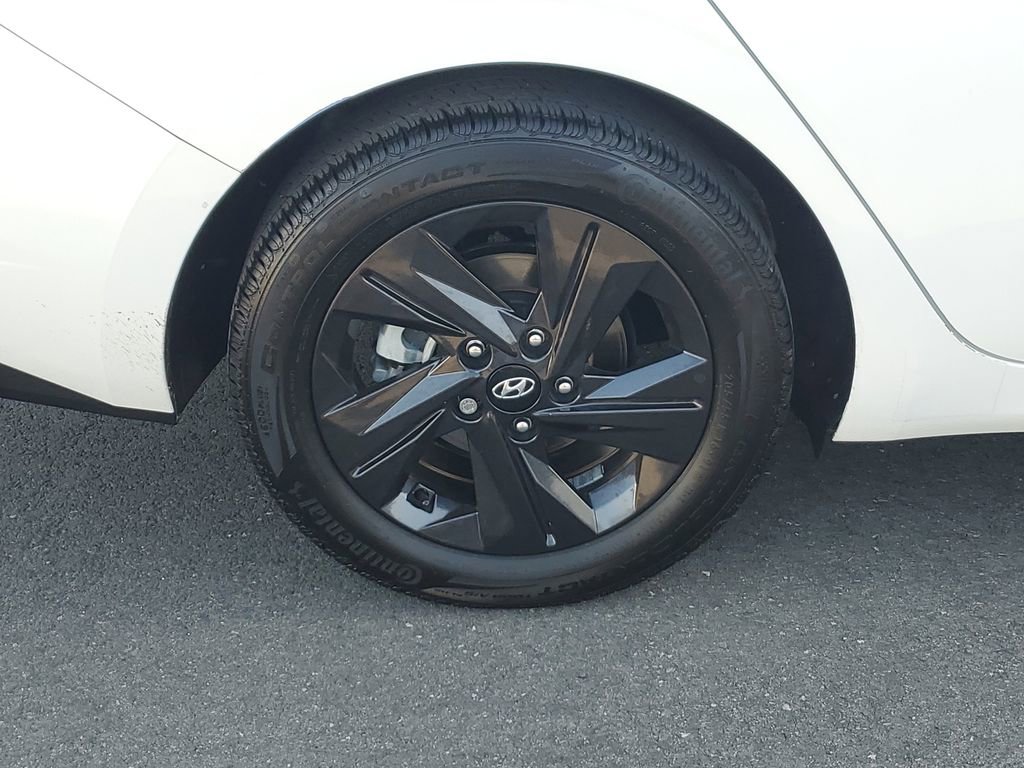 Used 2022 Hyundai Elantra SEL w/ Convenience Package image 6